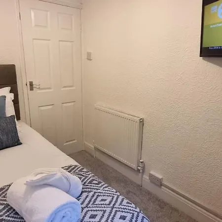 Bright And Modern 4 Bed House- Tv In Every Room Port Talbot Exterior photo