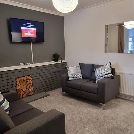 Bright And Modern 4 Bed House- Tv In Every Room Port Talbot Exterior photo