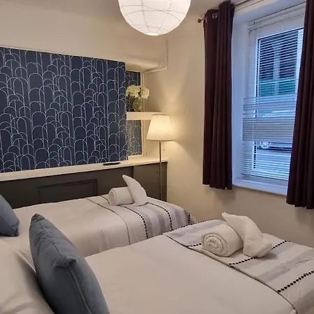 Bright And Modern 4 Bed House- Tv In Every Room Port Talbot Exterior photo