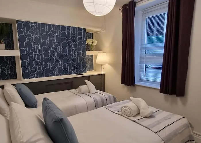 Bright And Modern 4 Bed House- Tv In Every Room