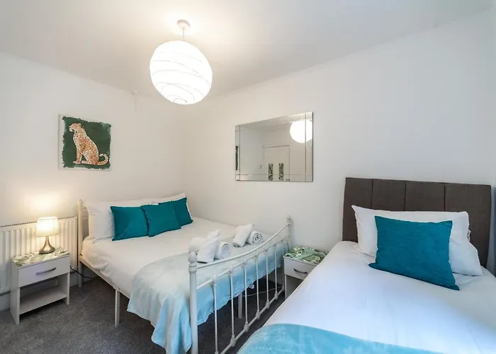 Bright And Modern 4 Bed House- Tv In Every Room