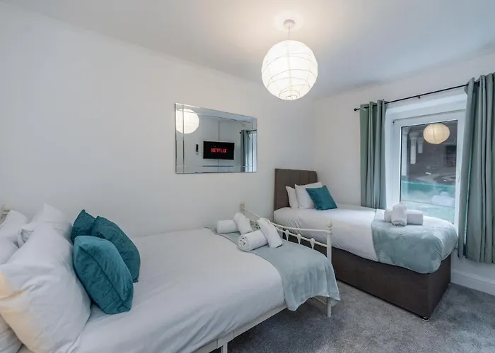Bright And Modern 4 Bed House- Tv In Every Room