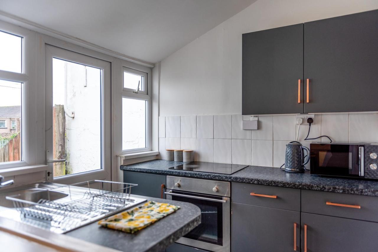 Bright And Modern 4 Bed House- Tv In Every Port Talbot